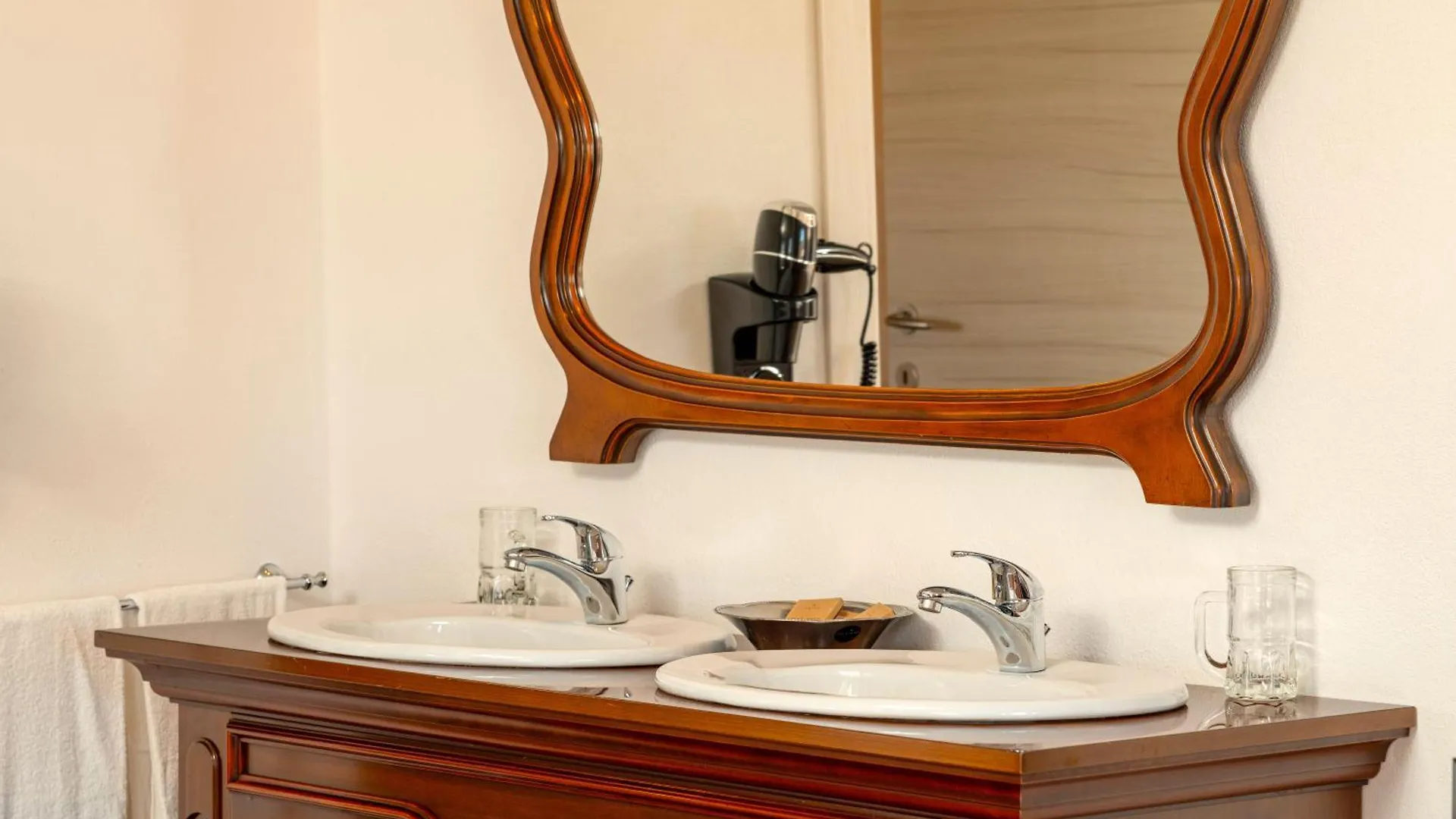 Albergo Diffuso Mannois Orosei Hotel