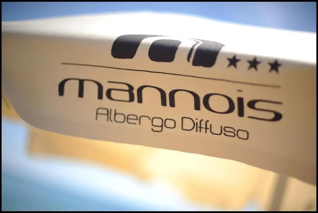 **** מלון אורוסיי Albergo Diffuso Mannois איטליה